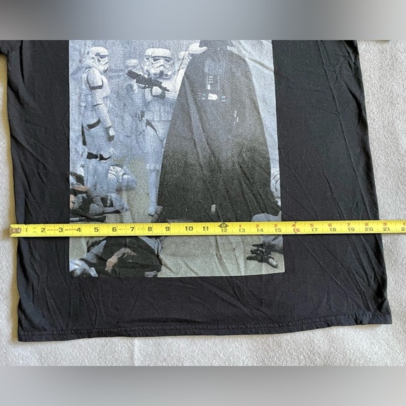 Star Wars Men’s Darth Vader Boarded Tantive IV Black Shirt Size Large - Picture 3 of 6